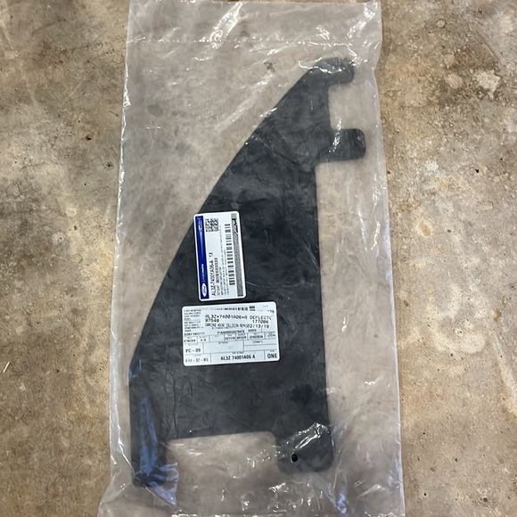 Genuine OEM Ford Air Deflector New - Picture 2 of 6